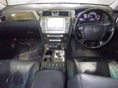 Toyota CROWN  с аукциона в Японии