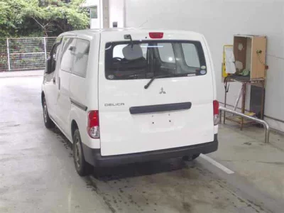 Mitsubishi DELICA  с аукциона в Японии