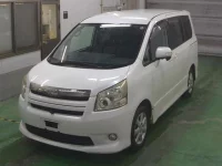 Toyota NOAH лот № 3662 оценка R  с аукциона в Японии 5