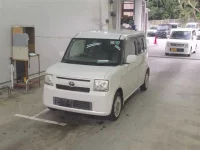 Toyota PIXIS SPACE лот № 1044 оценка 3.5  с аукциона в Японии 3