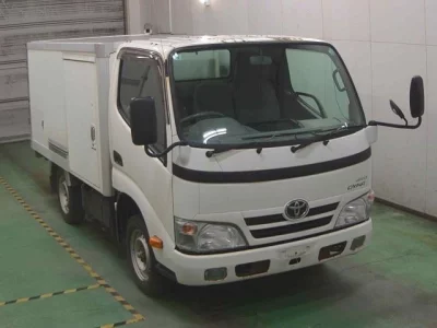 Toyota DYNA  с аукциона в Японии