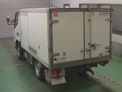Toyota DYNA  с аукциона в Японии
