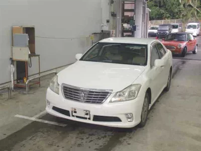 Toyota CROWN  с аукциона в Японии