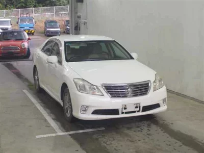 Toyota CROWN  с аукциона в Японии
