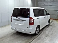 Toyota NOAH лот № 3069 оценка 3.5  с аукциона в Японии 4