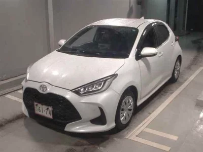 Toyota YARIS  с аукциона в Японии
