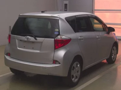 Toyota RACTIS  с аукциона в Японии