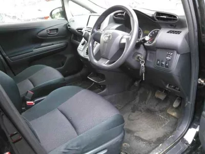 Toyota WISH  с аукциона в Японии