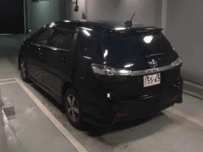 Toyota WISH  с аукциона в Японии