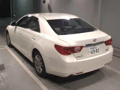 Toyota MARK X  с аукциона в Японии