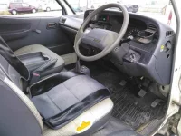 Toyota HIACE VAN лот № 4024 оценка R  с аукциона в Японии 2