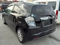 Honda FIT лот № 25017 оценка 3.5  с аукциона в Японии 3