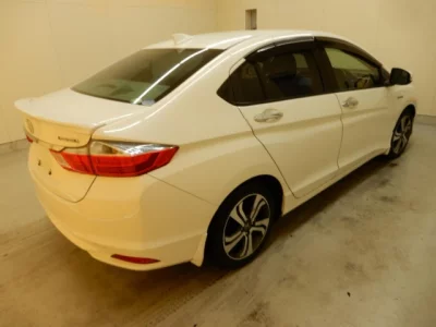 Honda GRACE  с аукциона в Японии