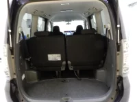 Toyota VOXY лот № 28029 оценка R  с аукциона в Японии 8