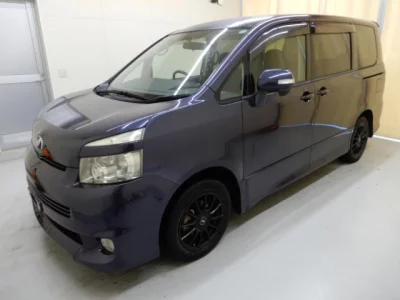 Toyota VOXY  с аукциона в Японии