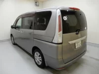 Nissan SERENA лот № 28070 оценка 3.5  с аукциона в Японии 3