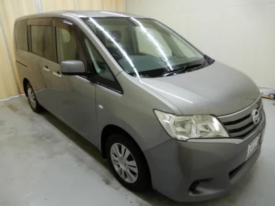 Nissan SERENA  с аукциона в Японии
