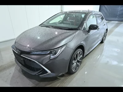 Toyota COROLLA SPORT  с аукциона в Японии