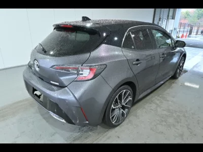 Toyota COROLLA SPORT  с аукциона в Японии