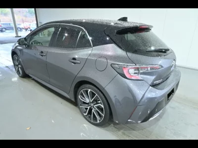 Toyota COROLLA SPORT  с аукциона в Японии
