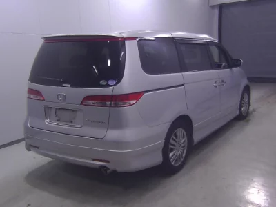 Honda ELYSION  с аукциона в Японии