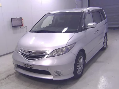 Honda ELYSION  с аукциона в Японии