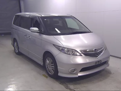 Honda ELYSION  с аукциона в Японии