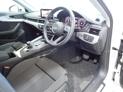 Audi A4  с аукциона в Японии