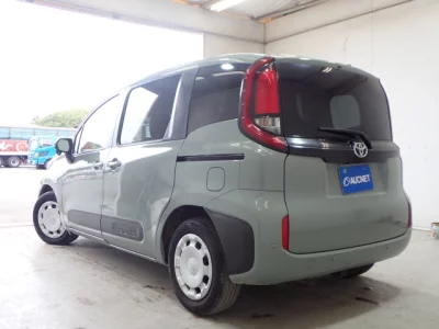 Toyota SIENTA  с аукциона в Японии