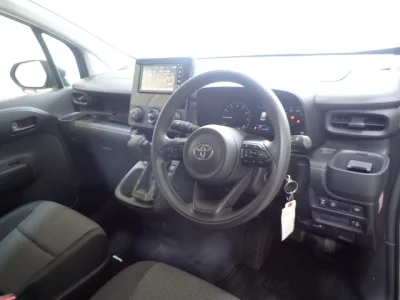 Toyota SIENTA  с аукциона в Японии