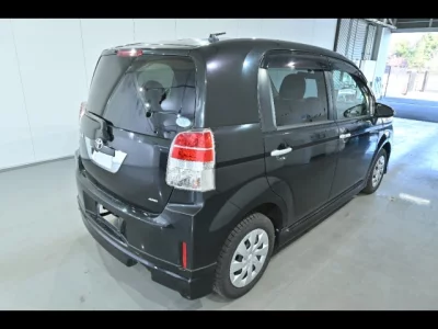 Toyota SPADE  с аукциона в Японии