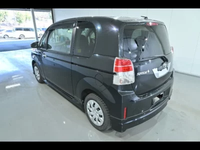 Toyota SPADE  с аукциона в Японии