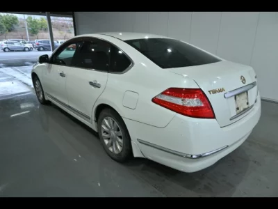 Nissan TEANA  с аукциона в Японии