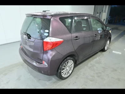 Toyota RACTIS  с аукциона в Японии
