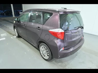 Toyota RACTIS  с аукциона в Японии