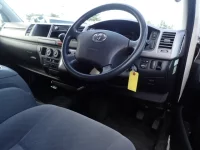 Toyota HIACE VAN лот № 25306 оценка 3.5  с аукциона в Японии 7