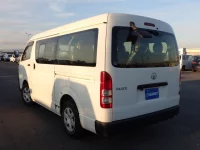 Toyota HIACE лот № 25374 оценка R  с аукциона в Японии 1