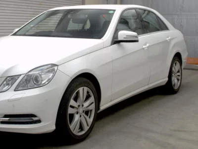Mercedes-Benz E CLASS  с аукциона в Японии