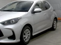 Toyota YARIS лот № 1095 оценка 4  с аукциона в Японии 3