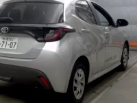 Toyota YARIS лот № 1095 оценка 4  с аукциона в Японии 4