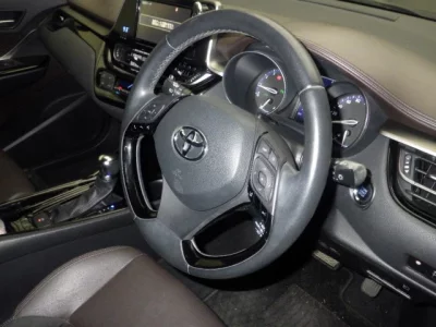 Toyota C-HR  с аукциона в Японии