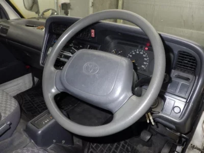 Toyota HIACE VAN  с аукциона в Японии