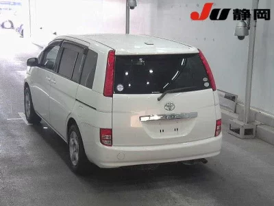 Toyota ISIS  с аукциона в Японии