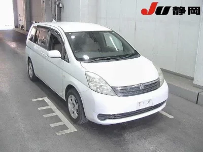 Toyota ISIS  с аукциона в Японии