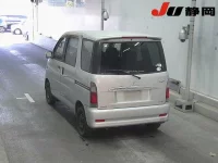 Daihatsu Atrai Wagon лот № 28 оценка R  с аукциона в Японии 1