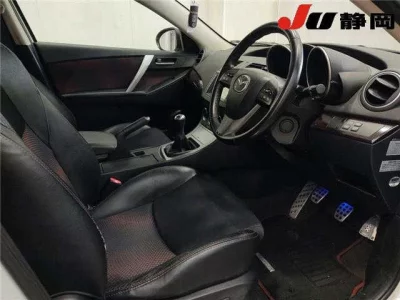 Mazda AXELA  с аукциона в Японии