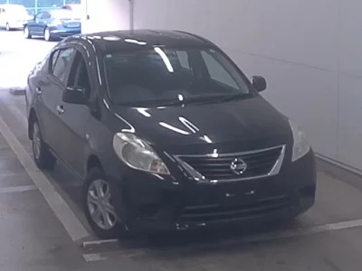 Nissan LATIO  с аукциона в Японии