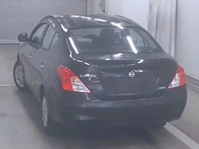 Nissan LATIO  с аукциона в Японии