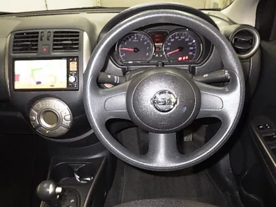 Nissan LATIO  с аукциона в Японии