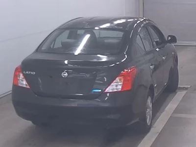 Nissan LATIO  с аукциона в Японии